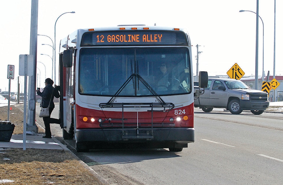 21035287_web1_160303-RDA-LOCAL-Red-Deer-County-Transit-PIC--4-