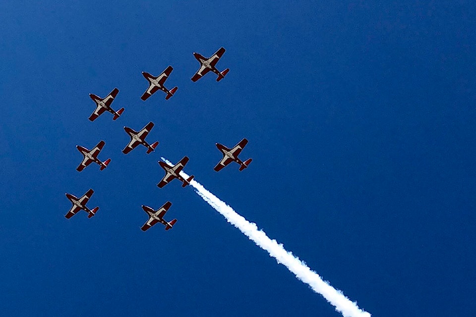 21570806_web1_200516-RDA-Snowbirds