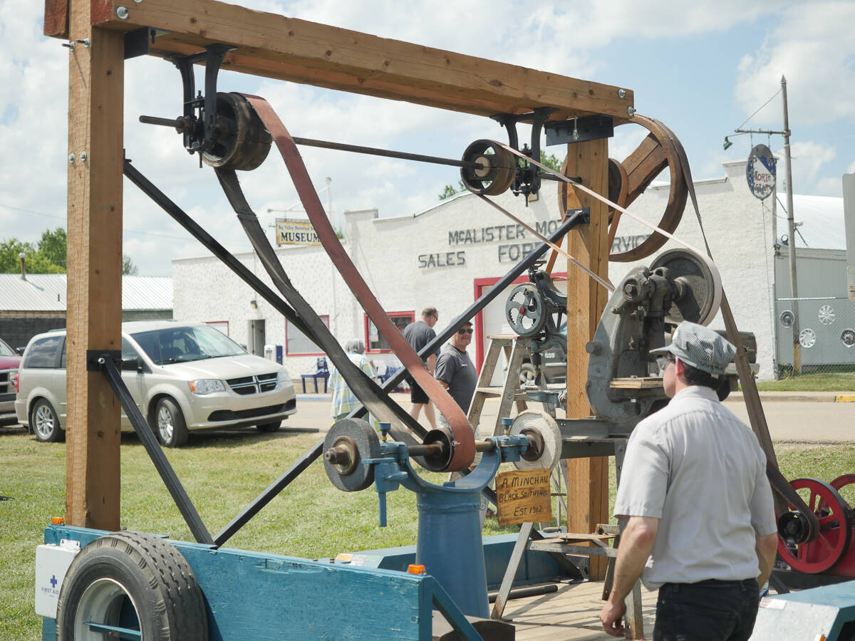 29920897_web1_220804-STI-Tractor-pull_3