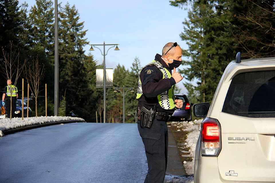 31191392_web1_201223-GNG-WinterTire-CheckStop-rcmp_2