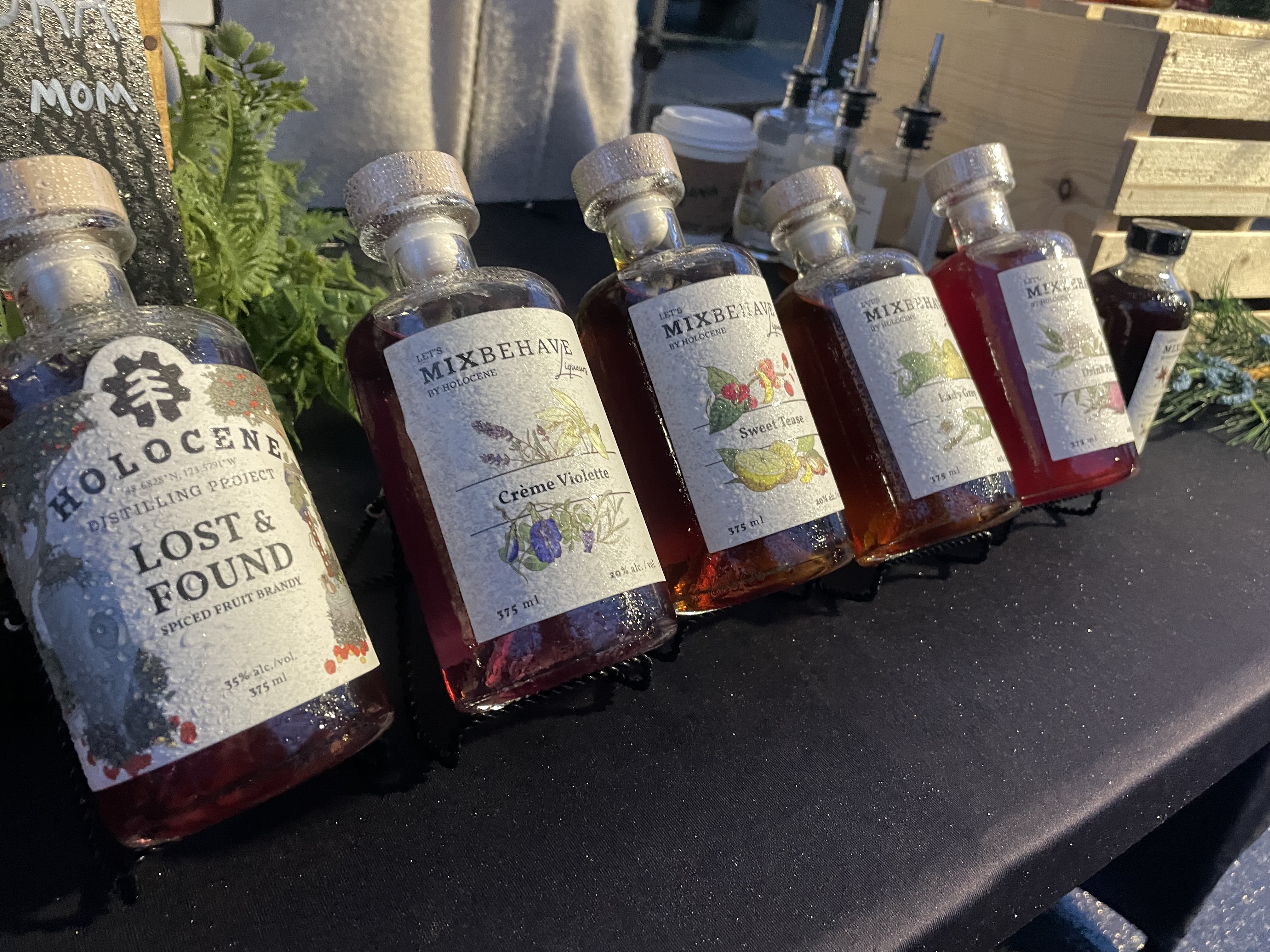 Rain couldn't dampen holiday spirits at Chemainus Sip & Shop