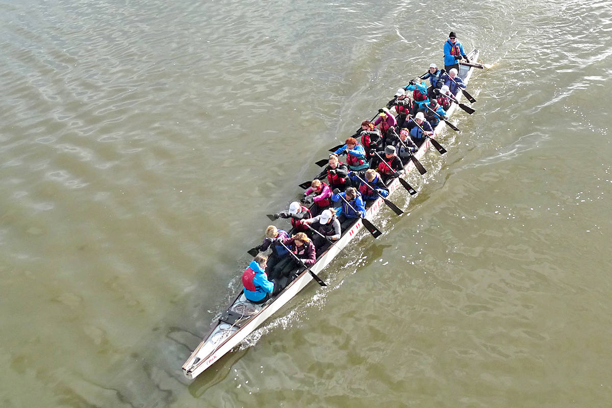 15395179_web1_190202-LAD-dragon-boat-racers2