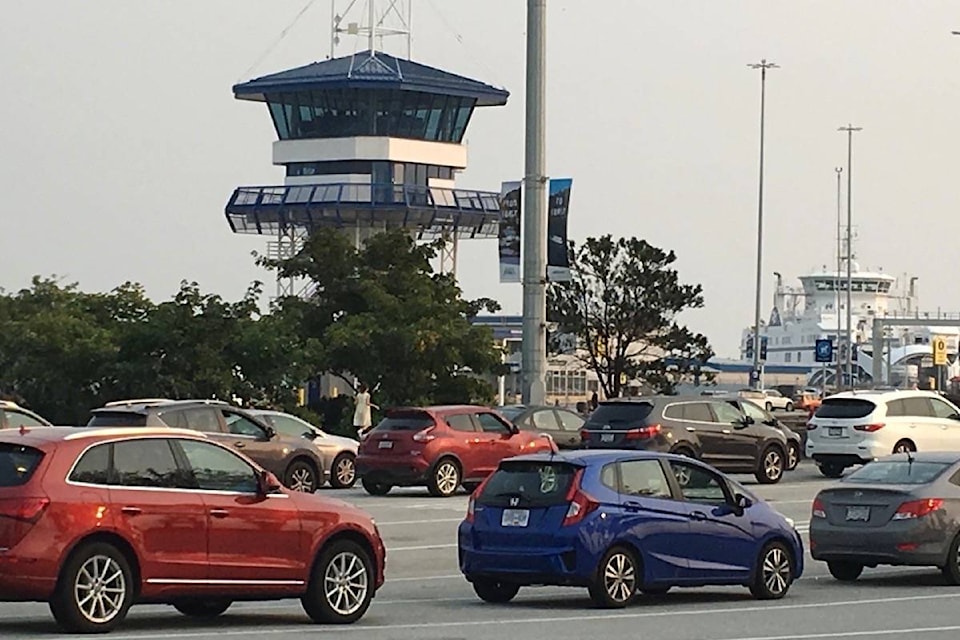 15595577_web1_20170817-BPD-ferry-traffic-tower