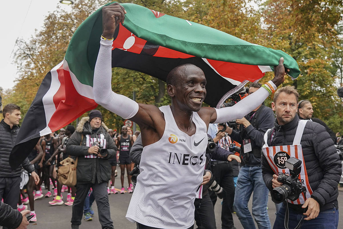 PHOTOS: Kipchoge becomes first runner to dip under 2 hours for marathon