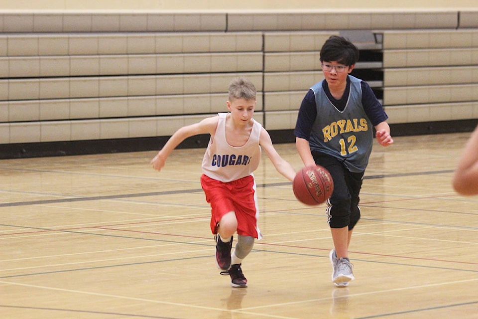 20389117_web1_200206-CHC-Midget-basketball-Chemainus_2