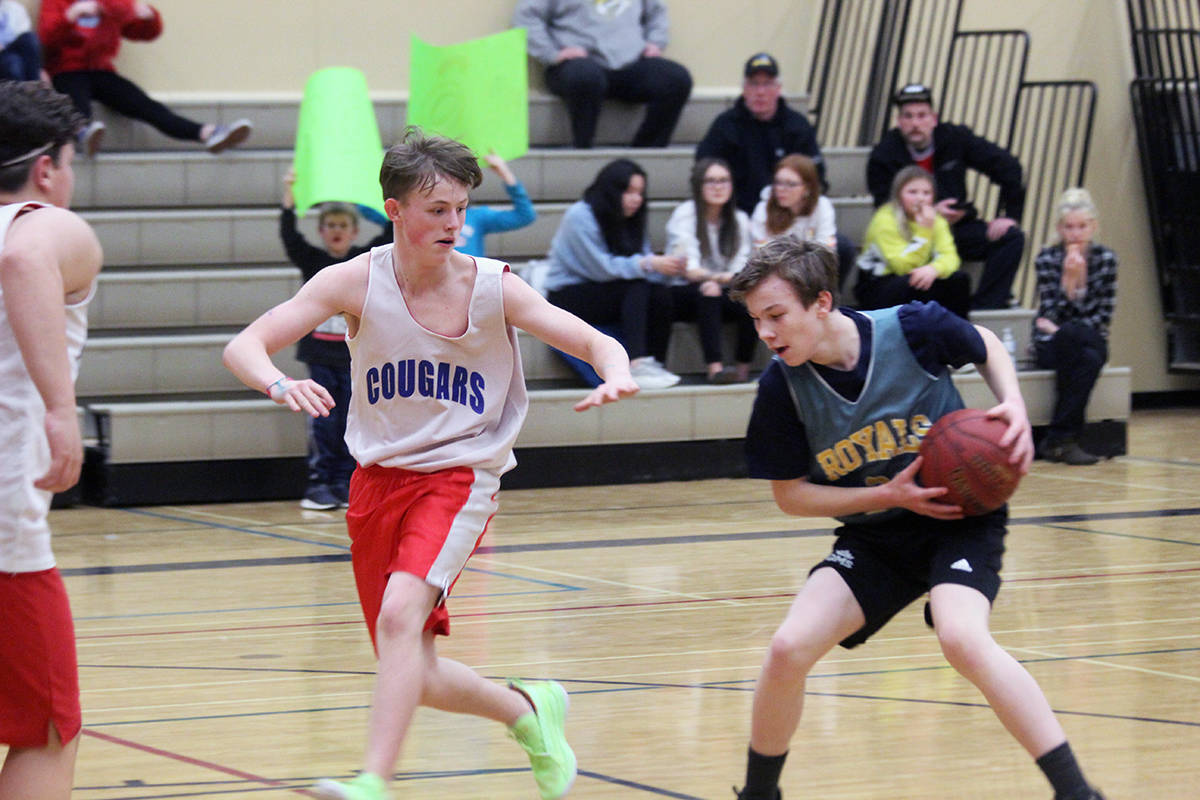 20389117_web1_200206-CHC-Midget-basketball-Chemainus_3