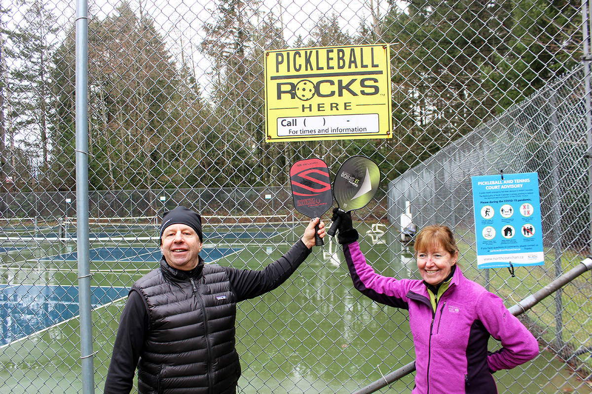 24067128_web1_210204-CHC-Snowbird-pickleball-players-rock_3