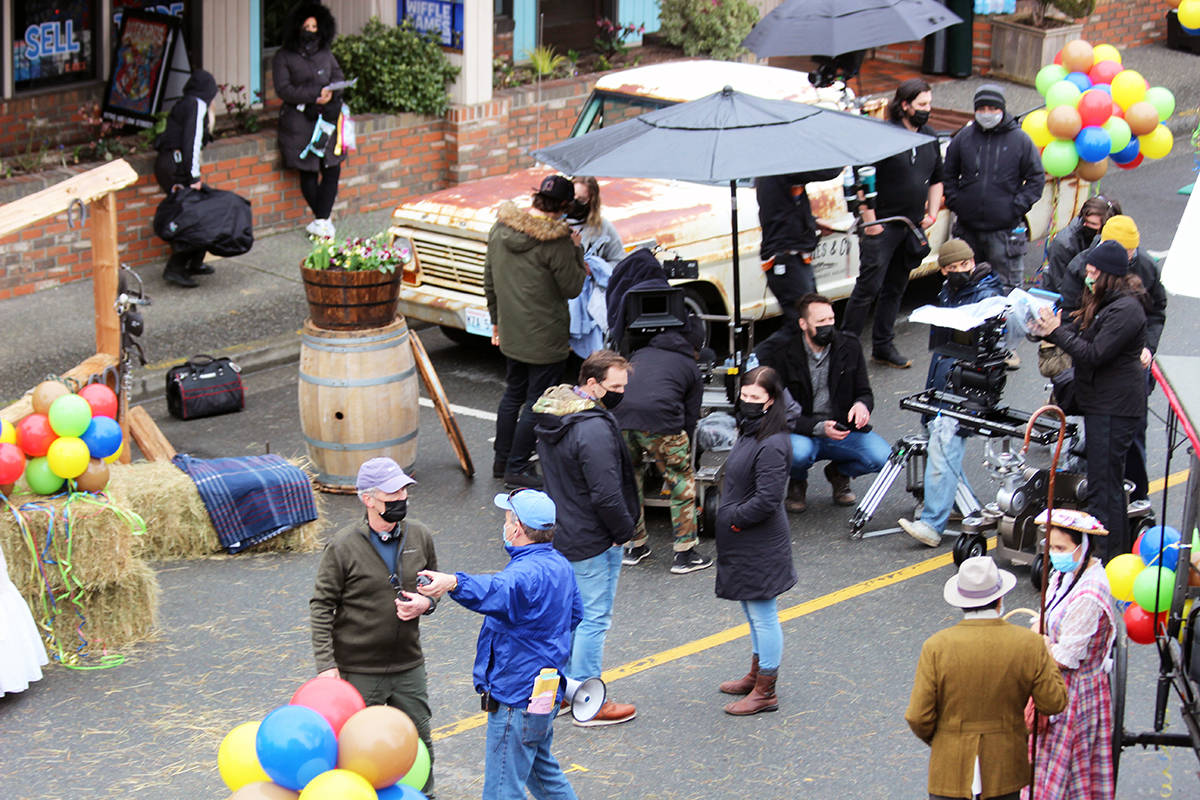 24597761_web1_210325-CHC-Hallmark-movie-Chemainus-happens_4