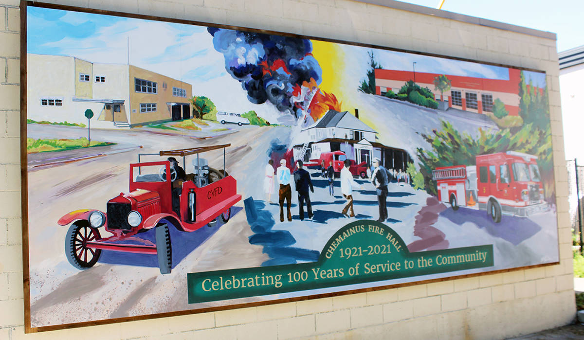 25634434_web1_210701-CHC-Fire-department-mural-completed_4