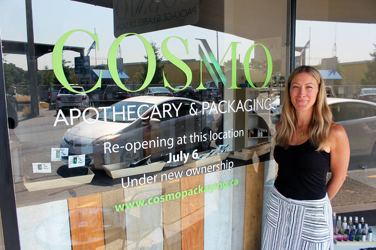 25875666_web1_210722-CHC-Cosmo-Apothecary-opens_3