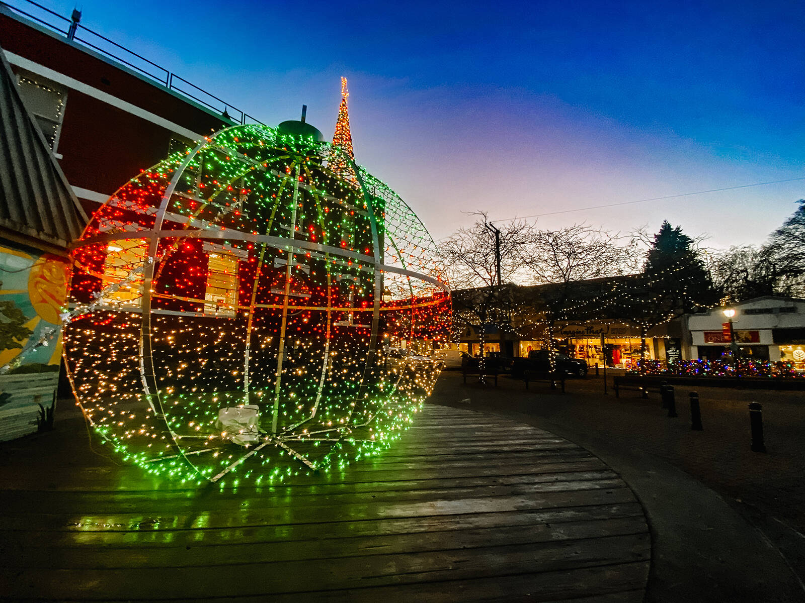 Downtown Duncan sets the scene for holiday magic this Christmas season