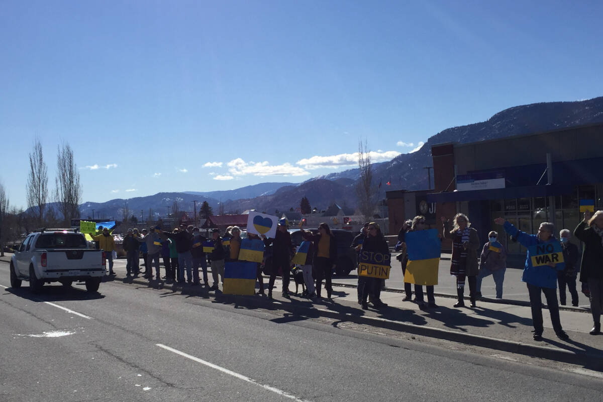 ‘They want to stay and fight’: B.C. woman rallies in support of her Ukrainian family