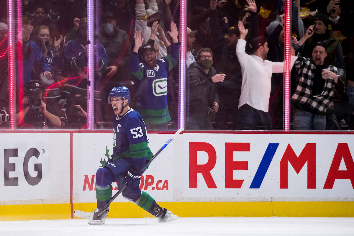 Vancouver Canucks offer B.C. man free tickets after refund debacle