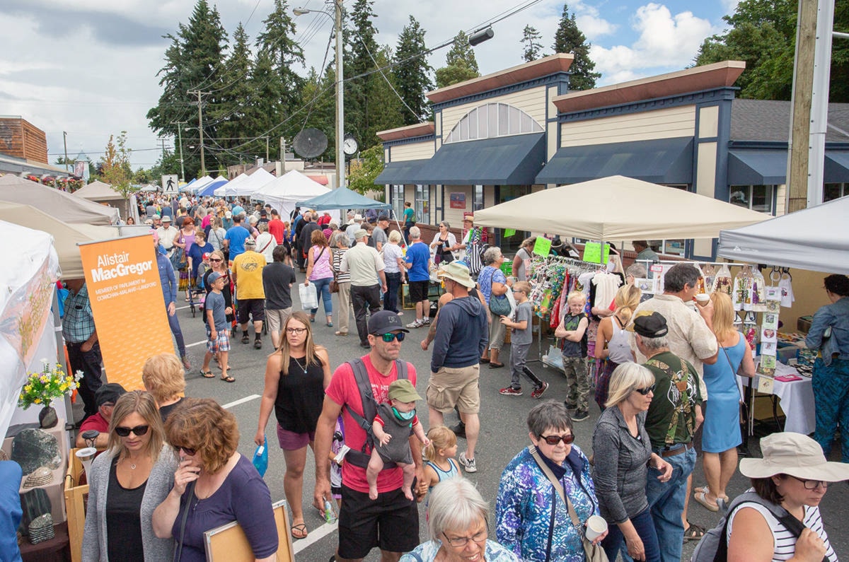 Giant Street Market occupies Willow Street Saturday Chemainus Valley Courier Giant Street Market occupies Willow Street Saturday Chemainus Valley Courier