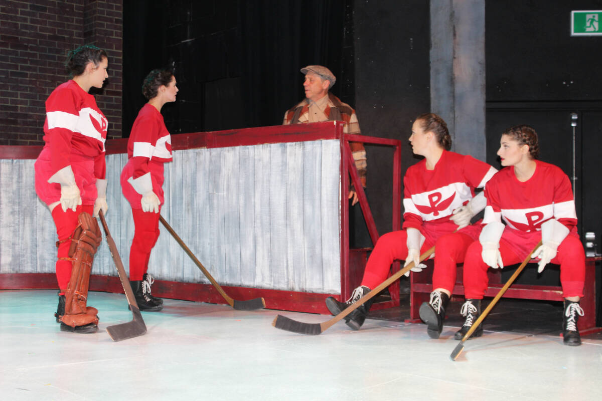 30341723_web1_220915-CHC-Glory-theatre-show-hockey_10