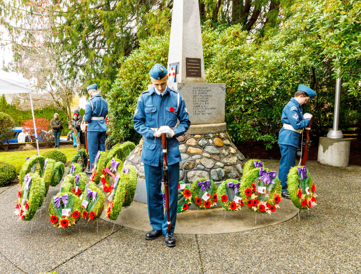 31007271_web1_221117-CHC-Remembrance-Day-services_3