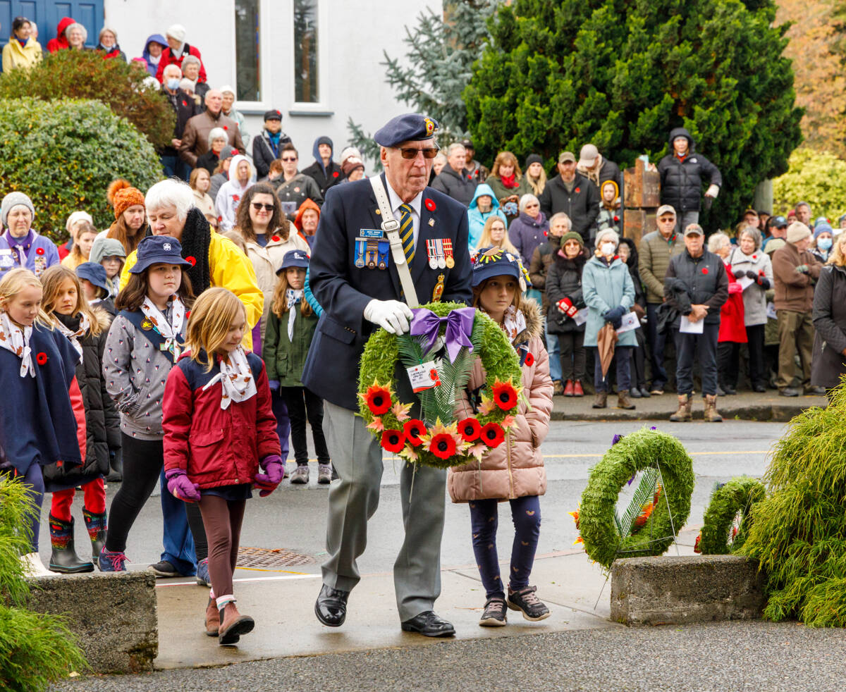 31007271_web1_221117-CHC-Remembrance-Day-services_7