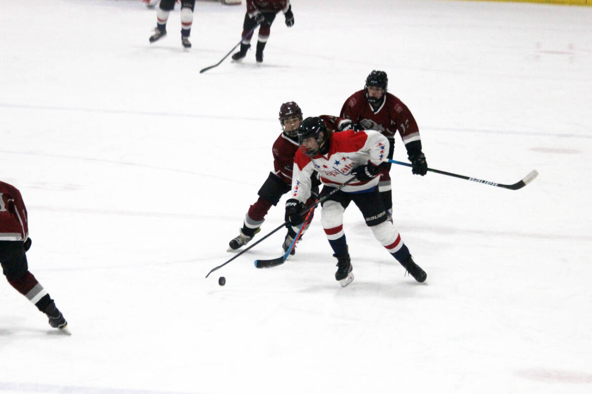 31925716_web1_230223-CHC-Memorial-hockey-tournament-summary_7