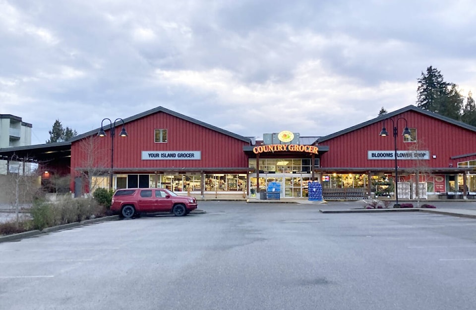 32527986_web1_230427-CHC-Country-Grocer-store_2