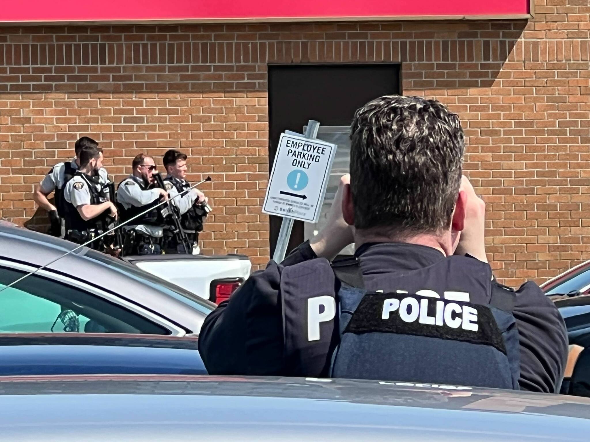 UPDATE: Armed man taken into police custody after attempted bank robbery in Chilliwack
