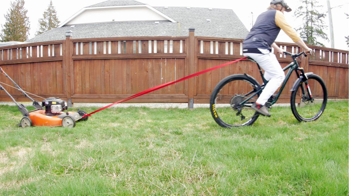 32646938_web1_230511-CHC-Bike-race-video-wins_4