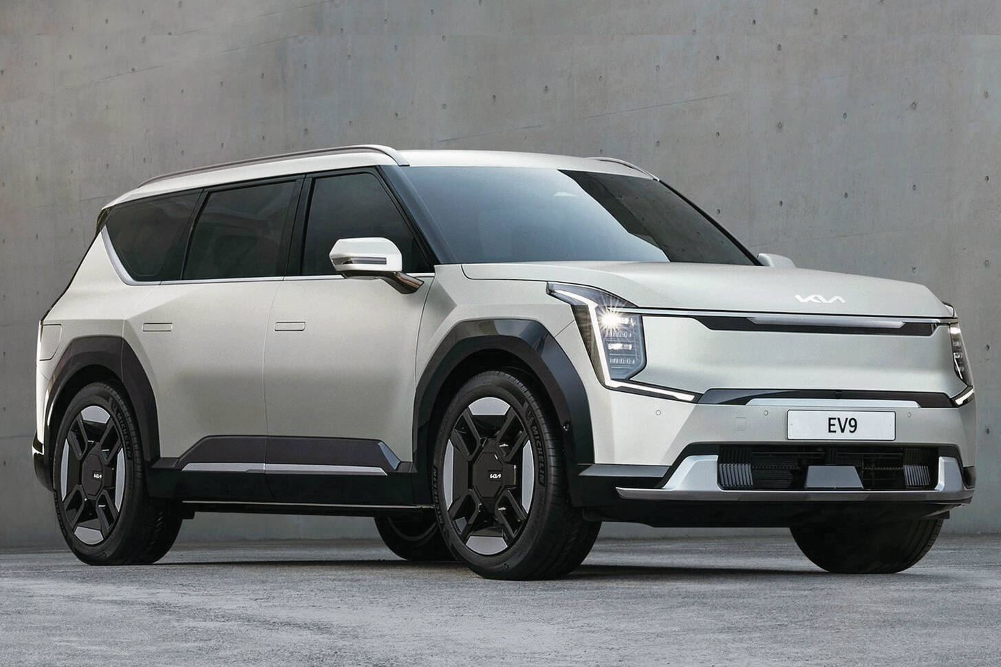 Kia’s 2024 EV9; Mercedes electric G-Class; Subaru Crosstrek updates + More