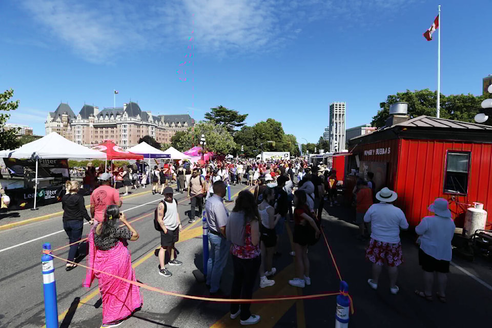 33245937_web1_230701-VNE-Victoria-CanadaDay-pics_5