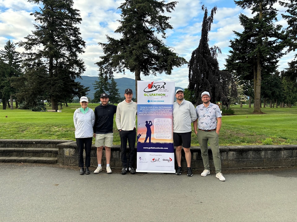 photo-with-all-the-golfers