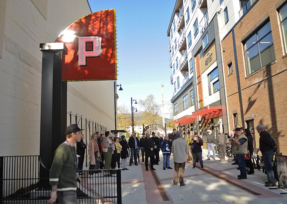 paramountalleyopening11107