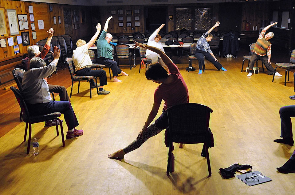 yoga-instructor10204