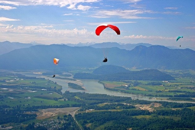 25897chilliwackparaglide3bfar04WEB