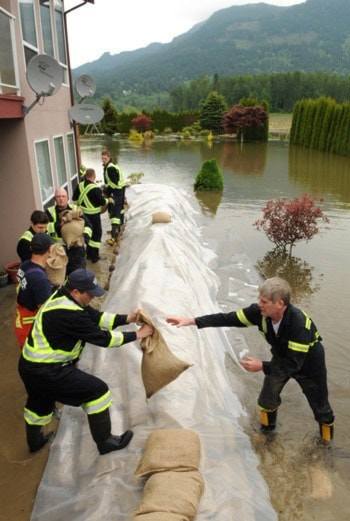 50876chilliwackfloodingonballam6.0530
