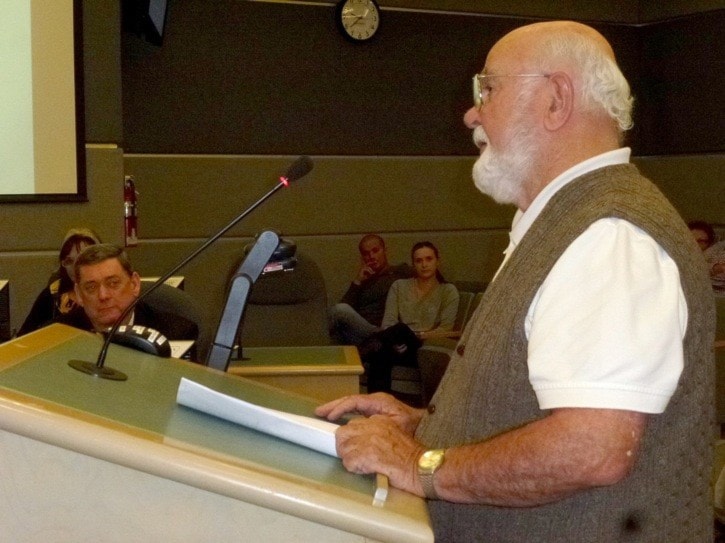 Resident Patrick O'Shea addresses council. JENNIFER FEINBERG/ PROGRESS