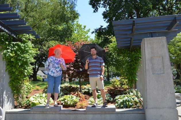 75236chilliwackunderumbrellaWEB3