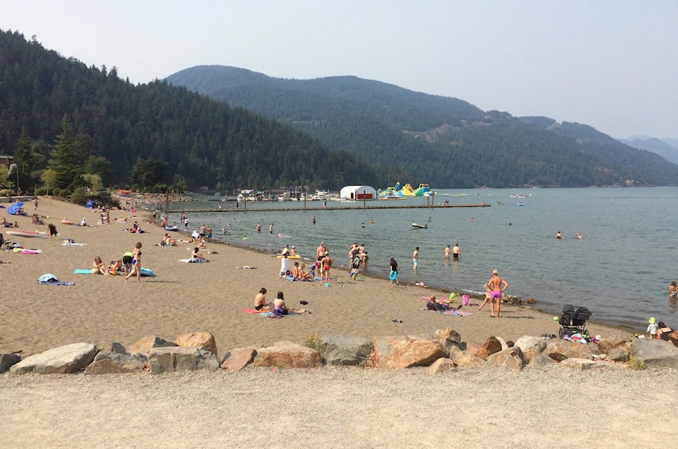 8375900_web1_20170905-KCN-M-HarrisonLake