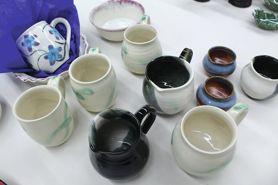 9526363_web1_Pottery-Mugs