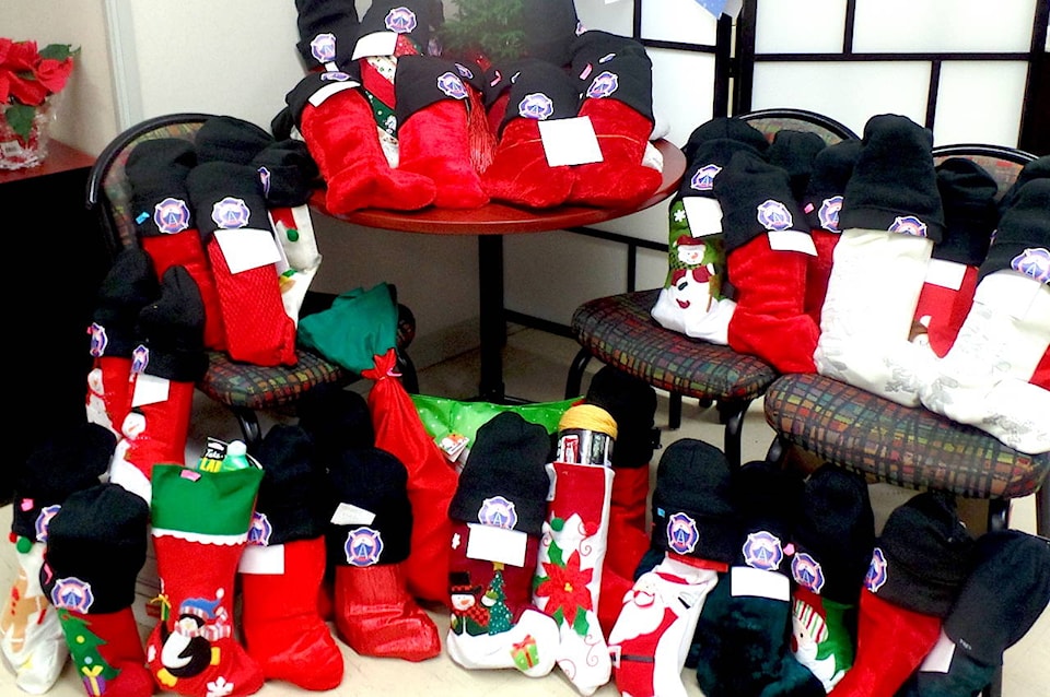 9707054_web1_xmasstockings