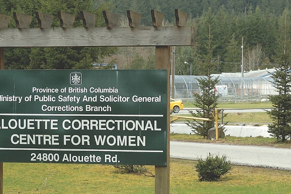 9946855_web1_171222-MRN-M-alouette-prison-2C-copy