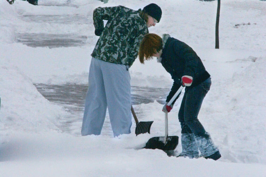 10024288_web1_SnowAngels