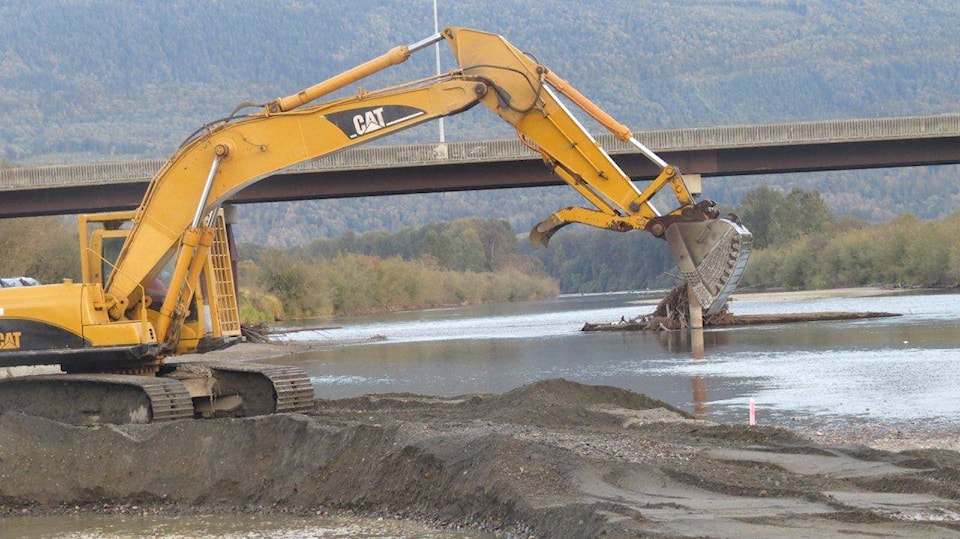 11869452_web1_vedder-gravel-10