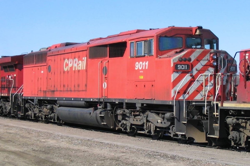 12057804_web1_180526-BPD-M-CP_Rail_9011