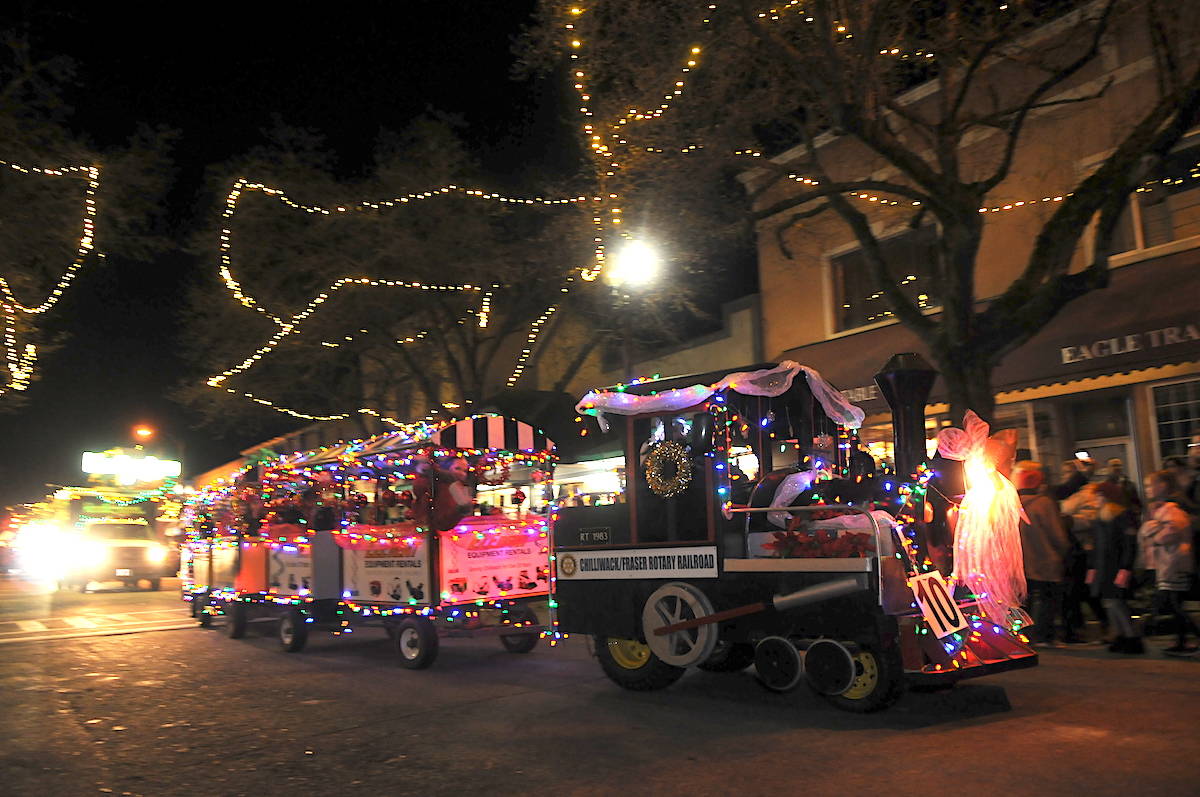 14622437_web1_RotaryChristmasParade3.1201