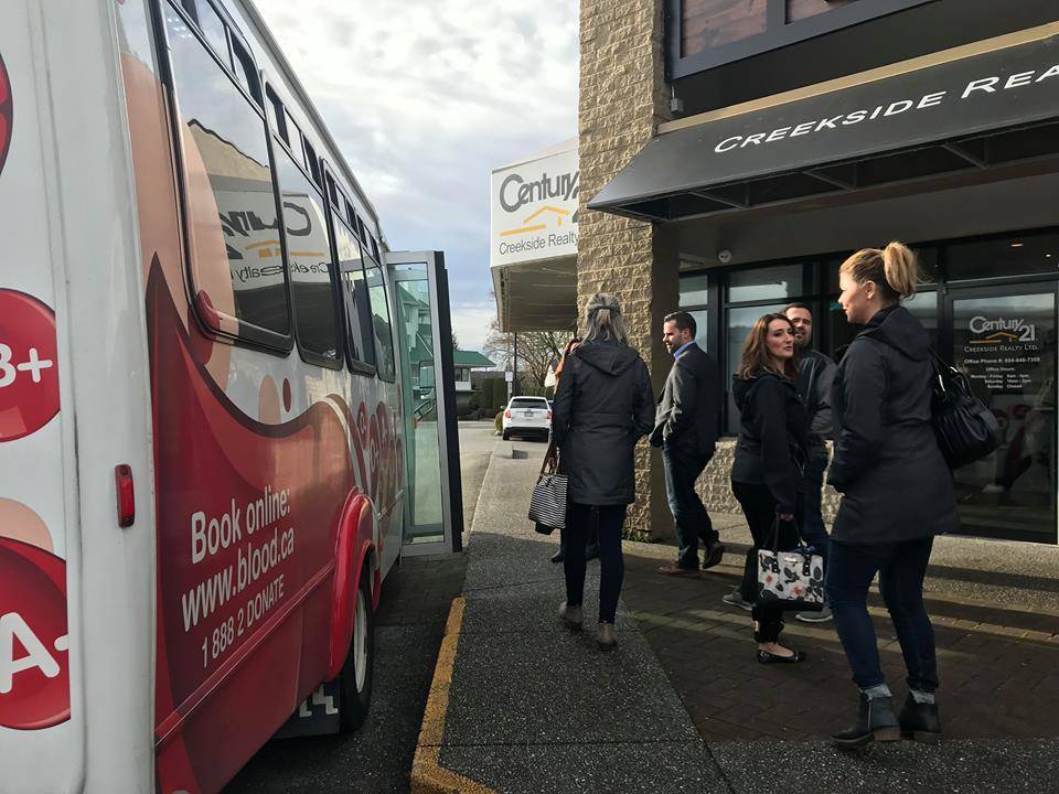 15250163_web1_Century21BloodDonationTeam4
