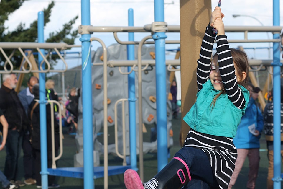 16000619_web1_playground_IMG_8586