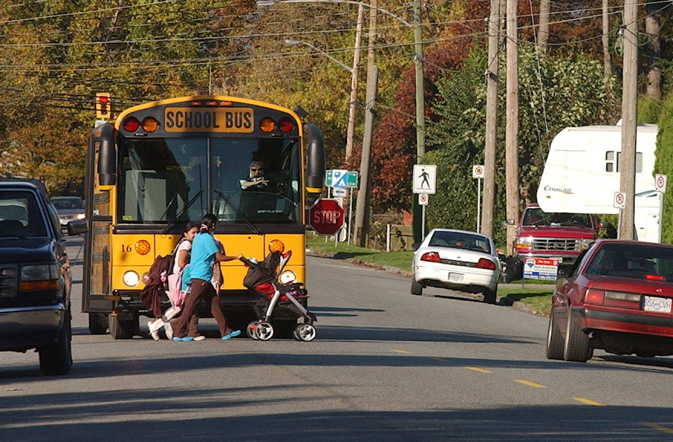 19558722_web1_school-bus-crossing2007