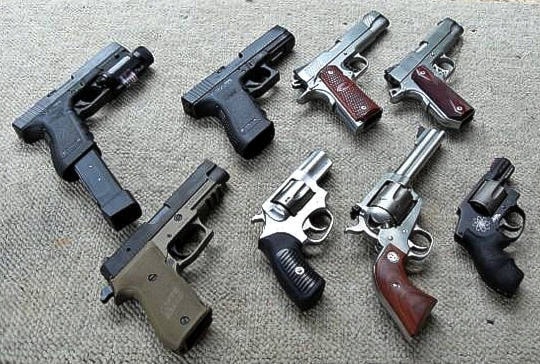 19689816_web1_handguns-P