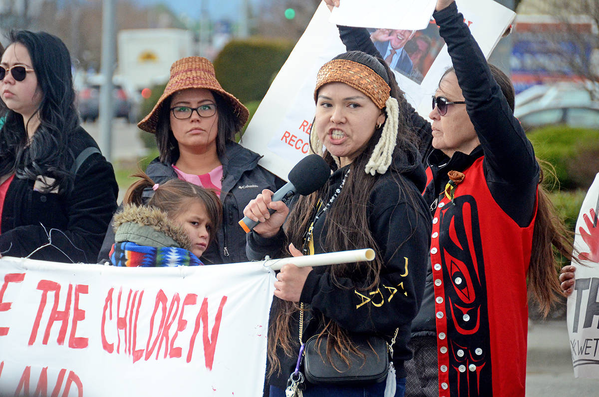 20563939_web1_200214-CPL-Wet-suwet-en-Solidarity-Protest-Women-Matriarchs_3