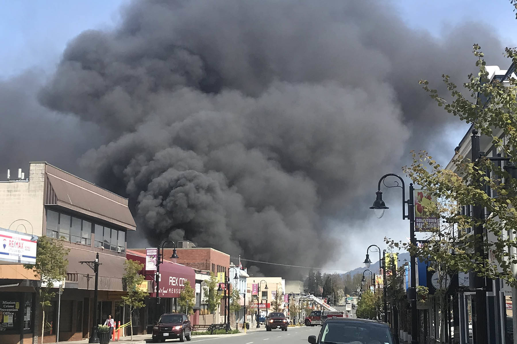 VIDEO: Firefighters battle business blaze in downtown core of Mission