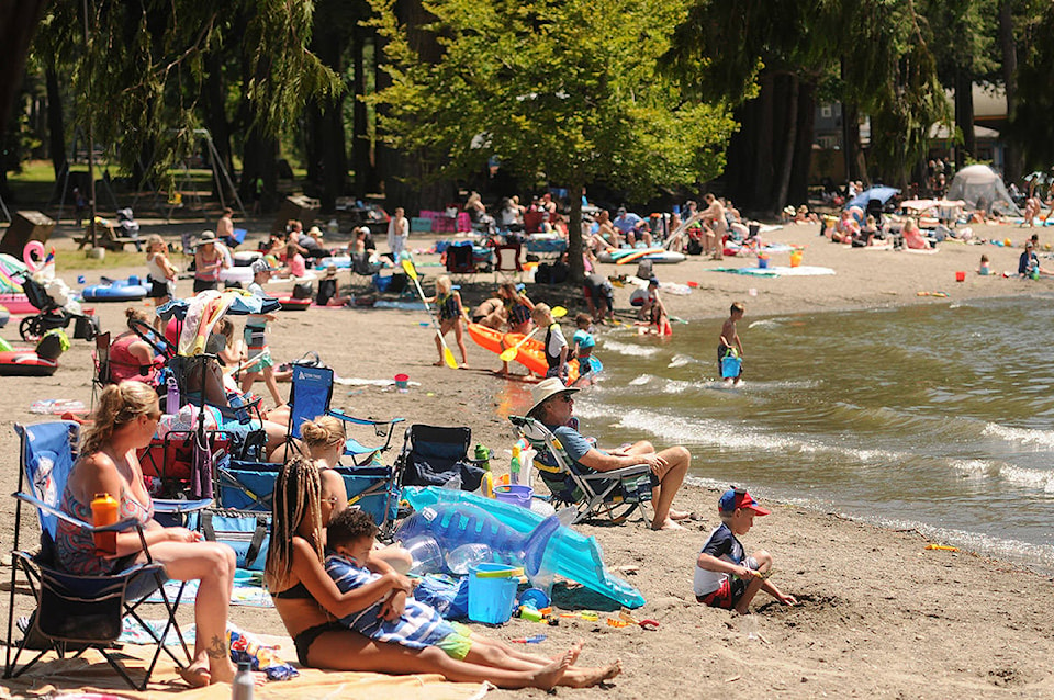 22244538_web1_200714-CPL-Weather-Sunny-Cultus-Main-Beach_3