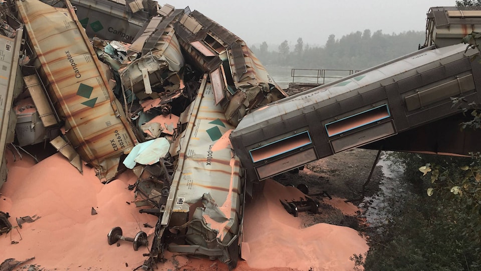 22738937_web1_200914-MCR-train-derailed-Hope-PUSH-1_1